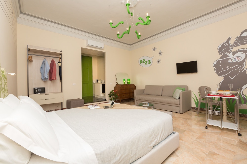 Double Room, Kitchenette, City View photo 3