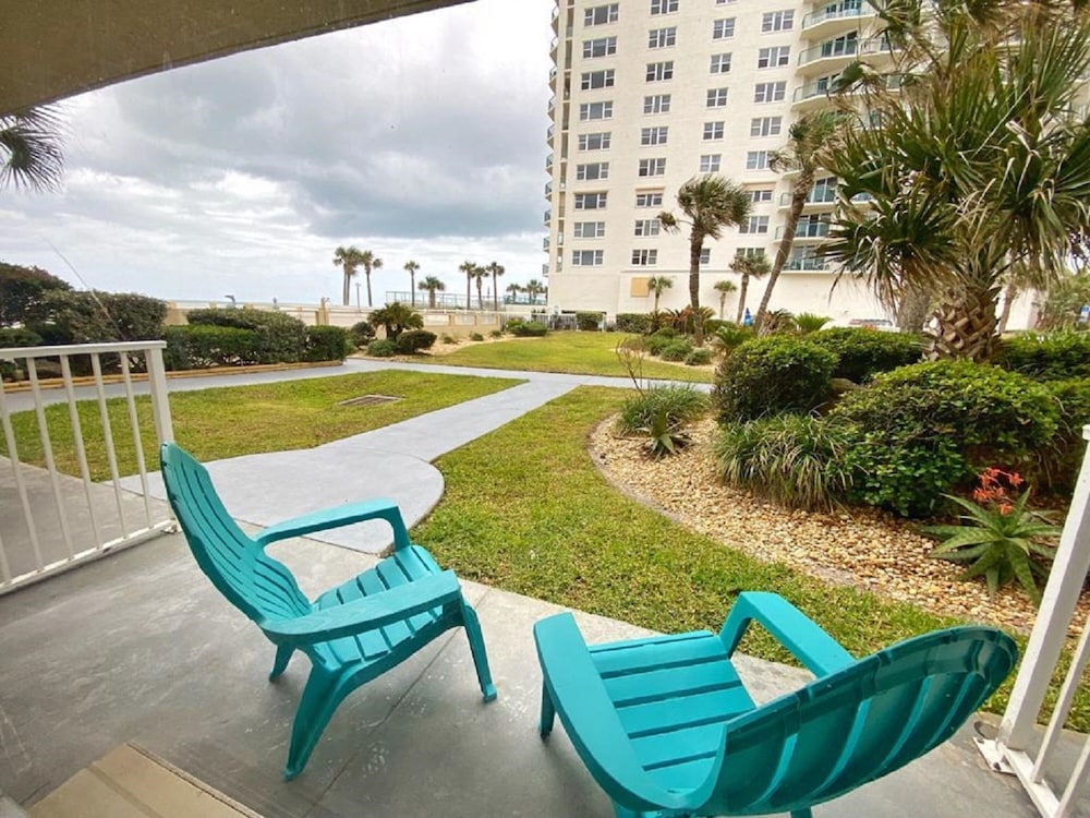 Luxury Studio, Balcony, Courtyard View