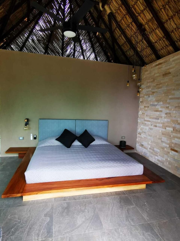 Junior Suite, 1 King Bed, Private Pool, Lagoon View photo 2
