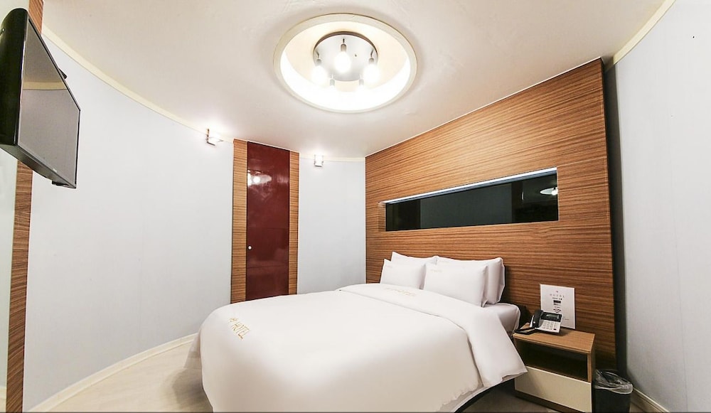 Room (Suite & Study)