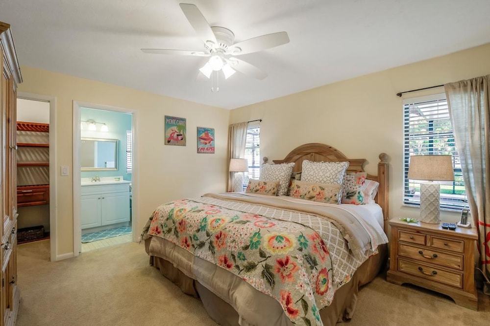 Luxury House, 3 Bedrooms, Pool View, Poolside