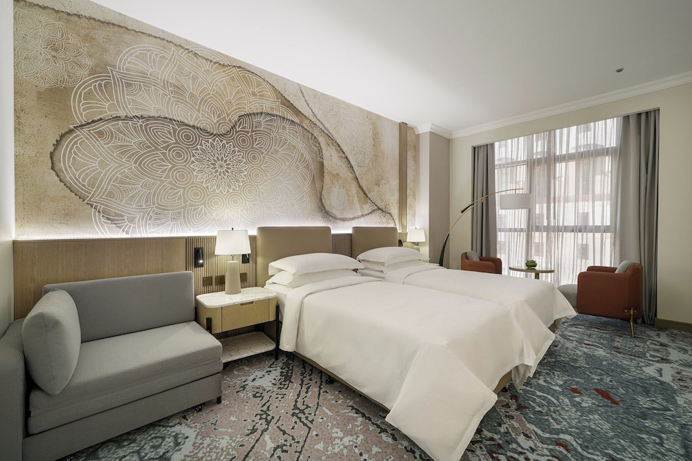 Room, Multiple Beds, City View - Photo 1