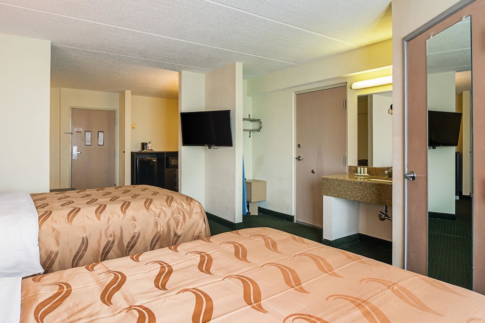 Suite, 2 Double Beds, Non Smoking - Photo 1