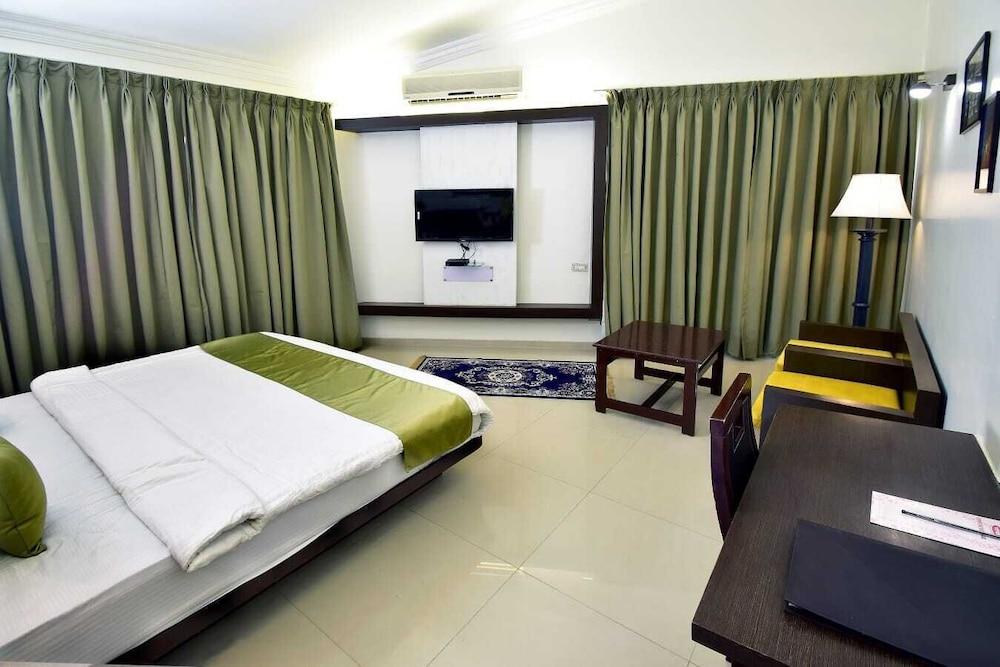 Deluxe Room - Photo 4