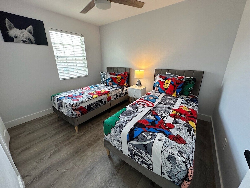 House, Multiple Beds, Pool Access, Golf View