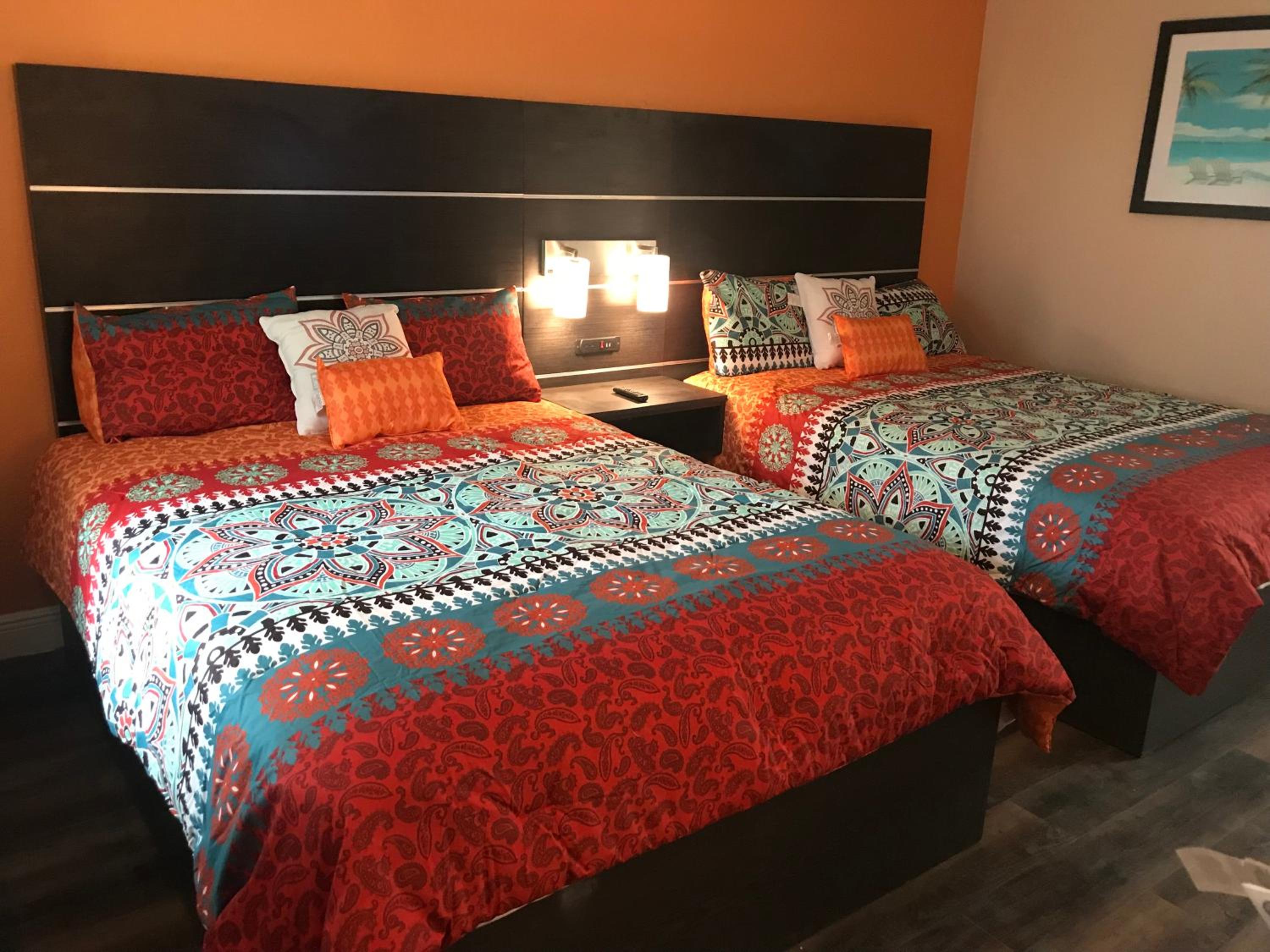 Queen Room with Two Queen Beds - Photo 13