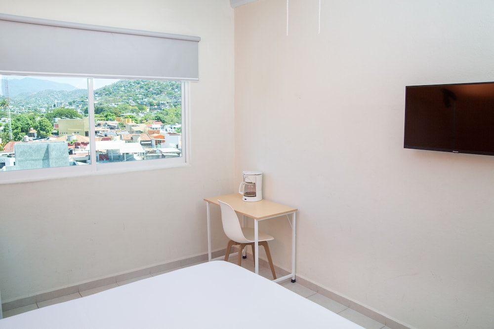 Superior Suite, Refrigerator photo 2