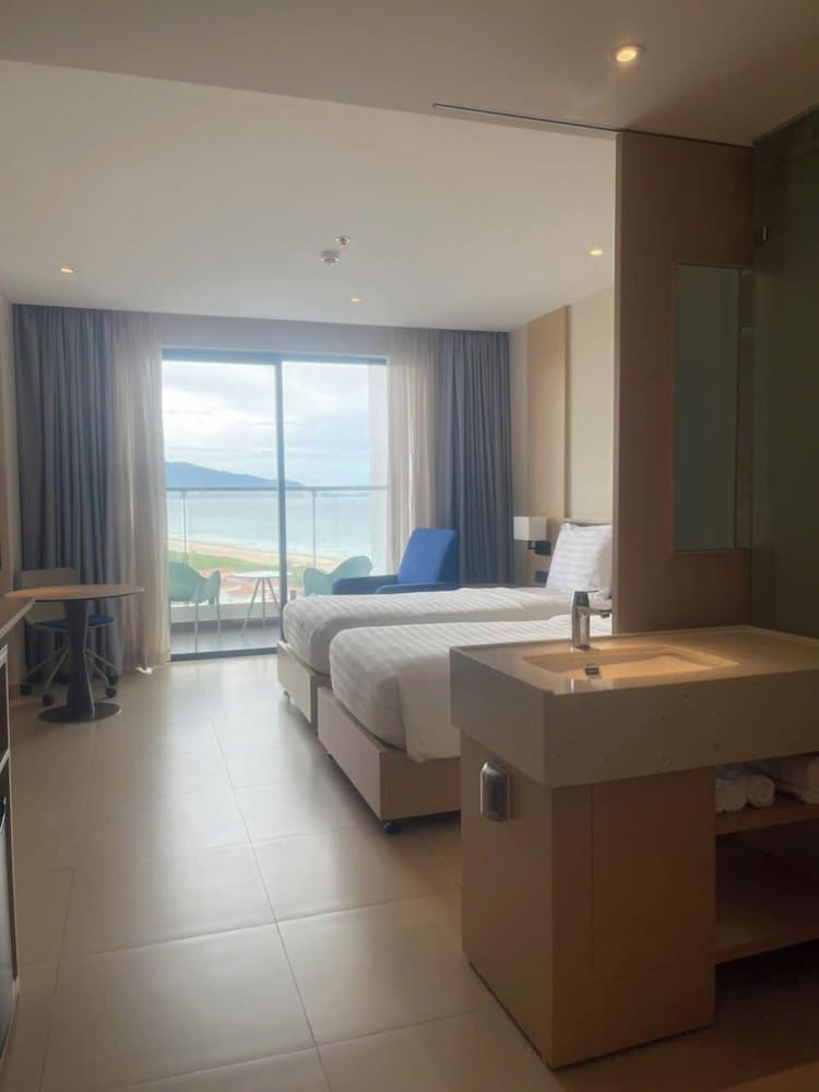 Deluxe Double or Twin Room, Balcony, Beach View