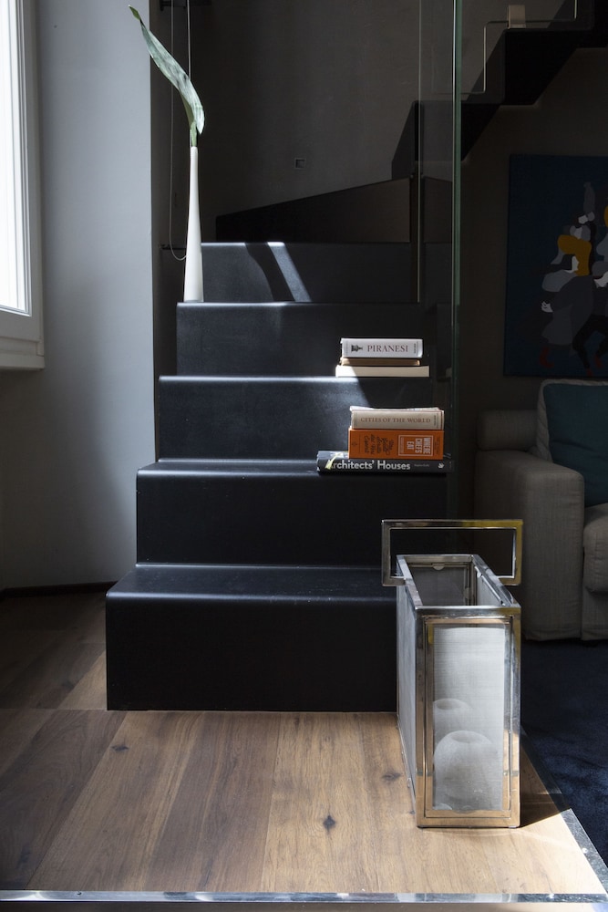 Suite (Split Level) photo 2