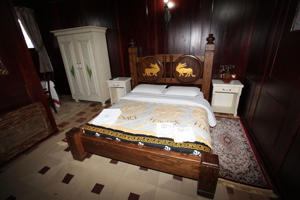 Large Double Room photo 2