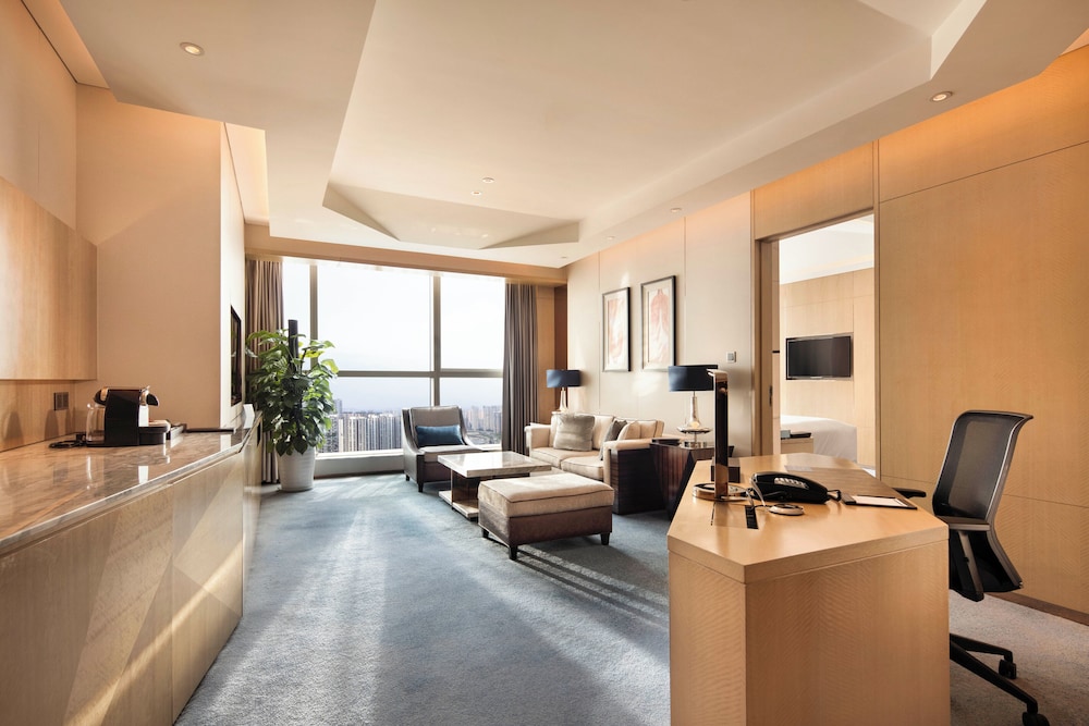 Deluxe Suite, 1 King Bed
