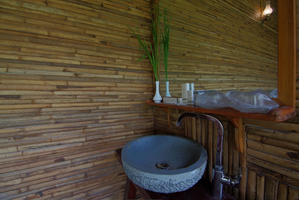 Private Bamboo House - Photo 8