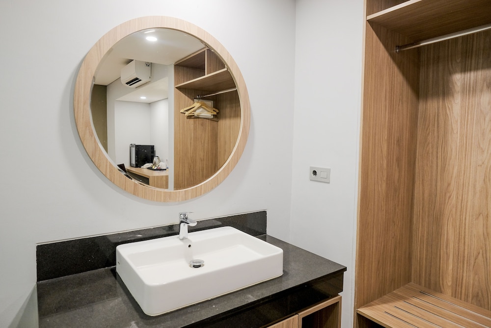 Standard Suite - Photo 15