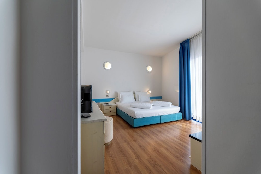 Basic Double Room - Photo 8