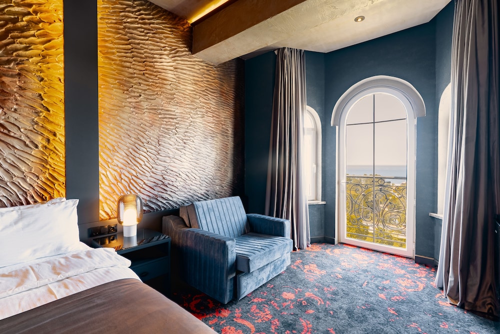 Deluxe Double or Twin Room, Sea View - Photo 11