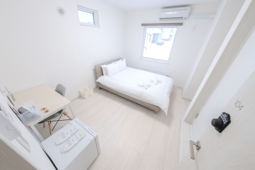 Standard Room, 1 Double Bed, Non Smoking, Private Bathroom - Photo 6