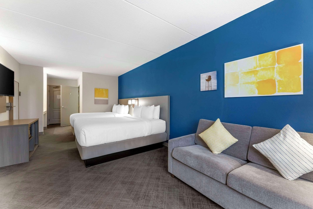 Studio Suite, 2 Queen Beds, Non Smoking - Photo 2