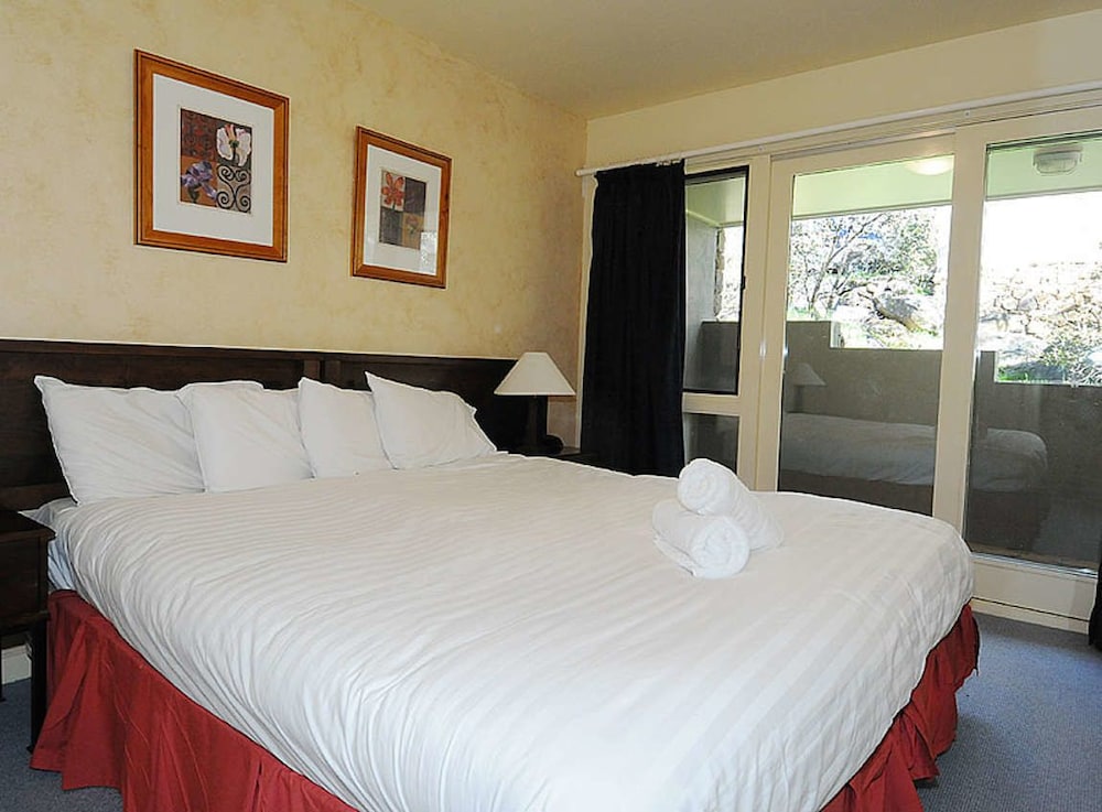 Premium Apartment, 1 Bedroom, Valley View, Slope side photo 3