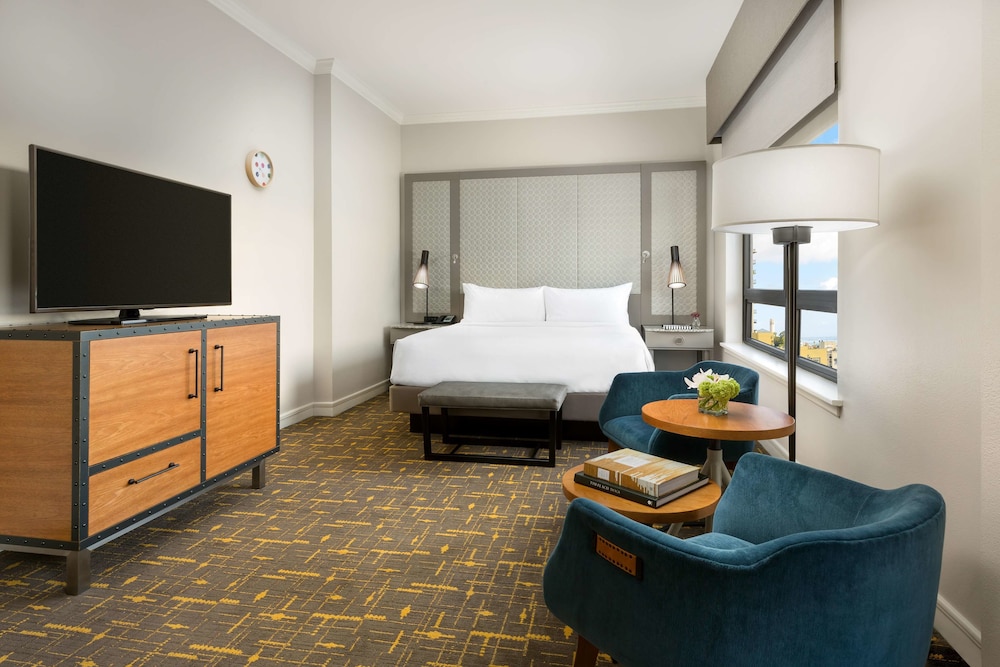 Premier Room, 1 King Bed