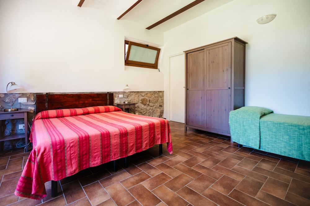Superior Triple Room photo 2