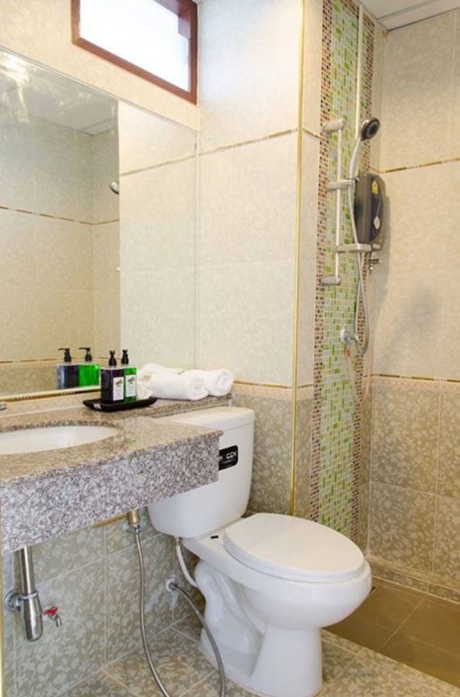 Classic Double Room, 1 King Bed photo 3
