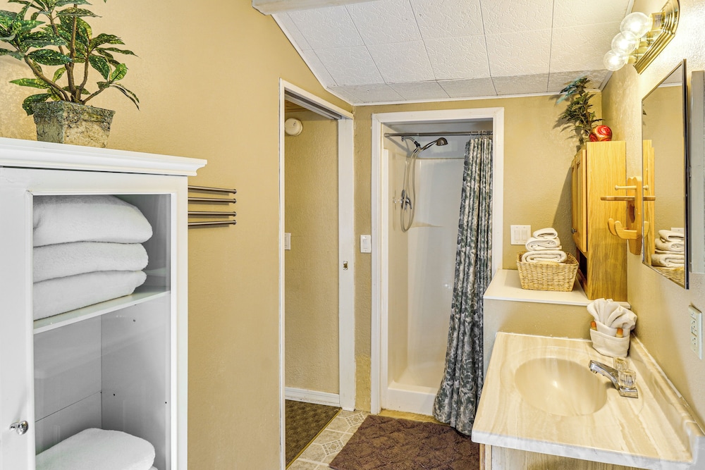 House (2 Bedrooms) photo 2