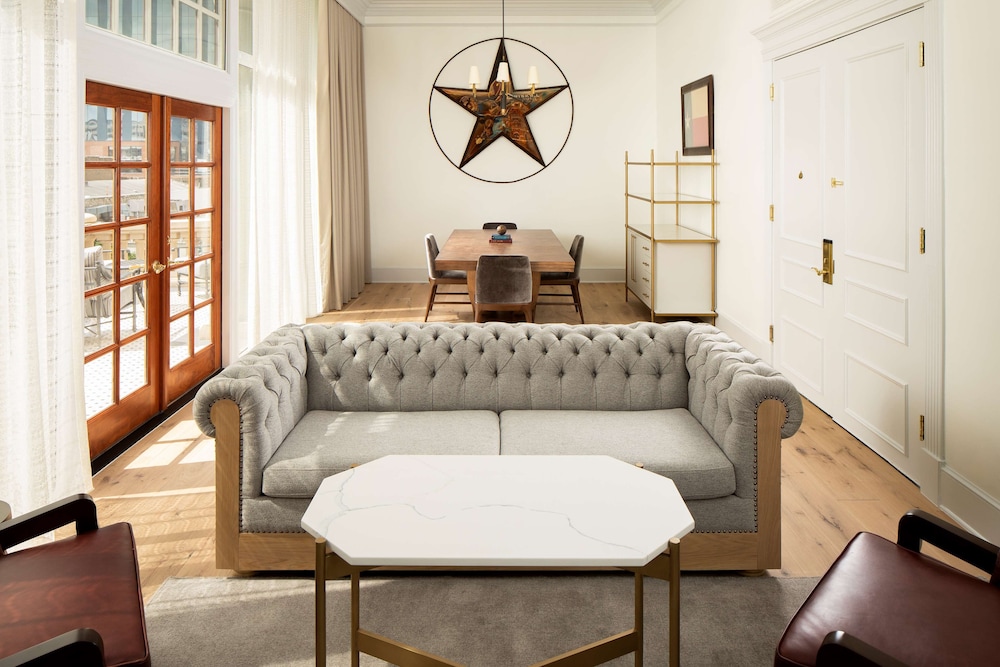 Suite, 1 King Bed, Balcony (Lone Star)