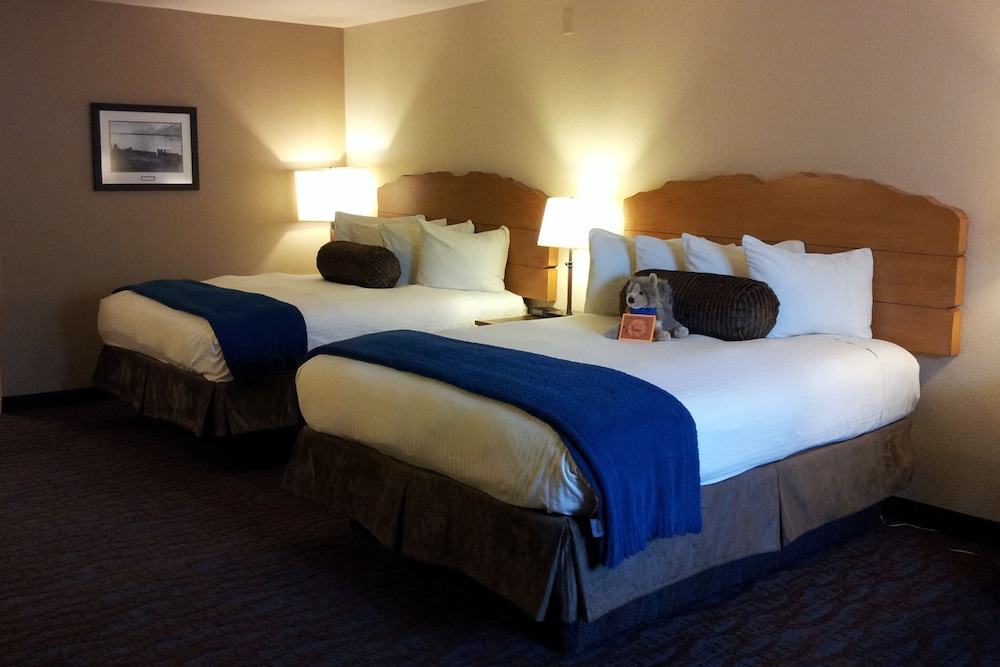 Room, 2 Queen Beds, Courtyard Area - Photo 3