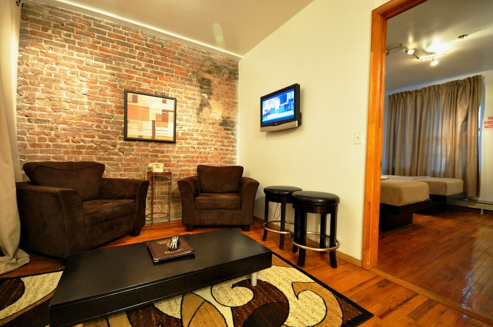 Deluxe Suite
