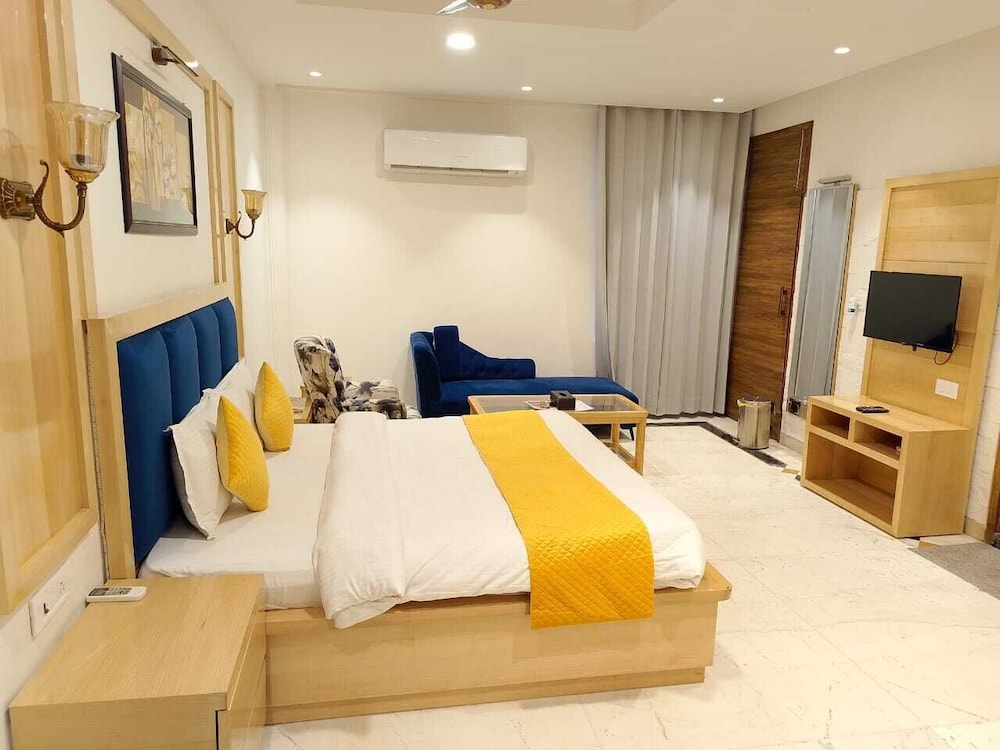 Deluxe Double Room, Garden View