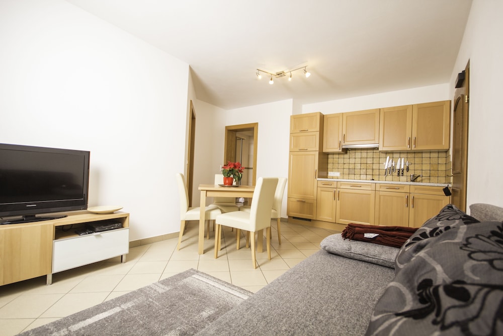 Apartment, 1 Bedroom, Garden View, Ground Floor photo 3