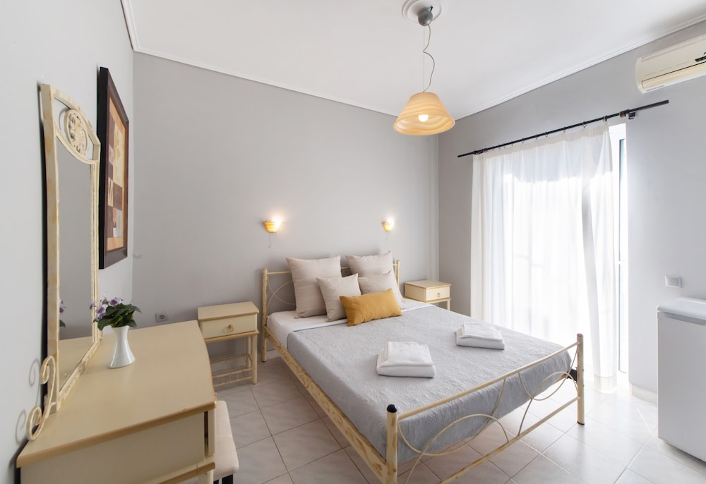 Classic Double Room, Balcony photo 1