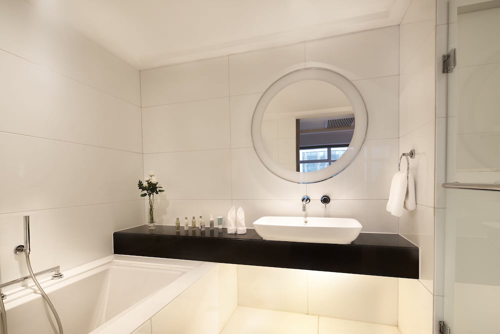 Suite thumbnail 6