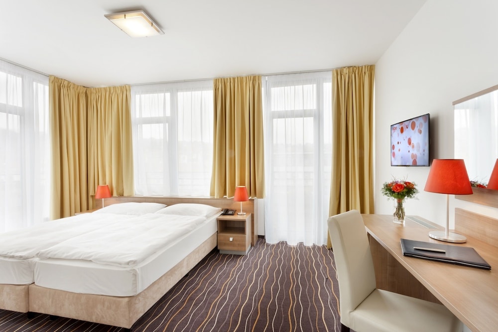 Junior Studio Suite
