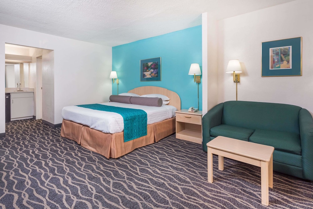 Studio Suite, 1 King Bed photo 2
