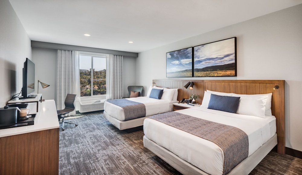 Deluxe Double Room, 2 Queen Beds - Photo 1