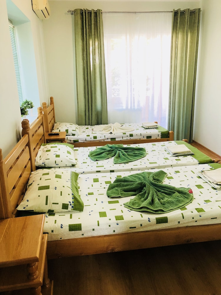Standard Triple Room photo 2