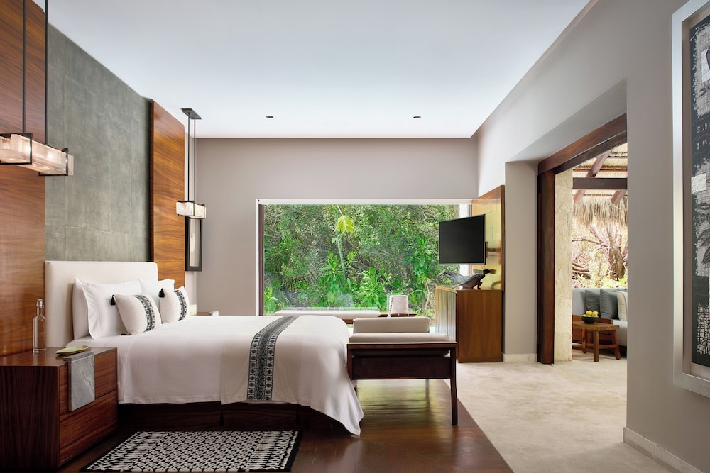 Treetop Pool Villa photo 3
