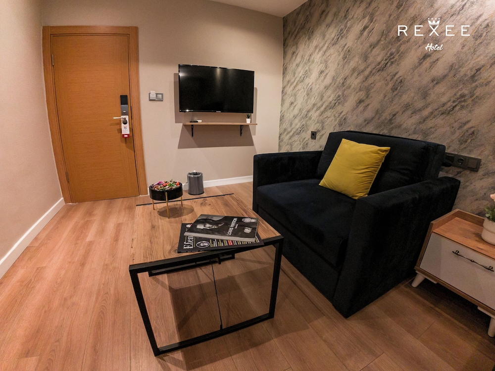 Grand Studio Suite photo 2