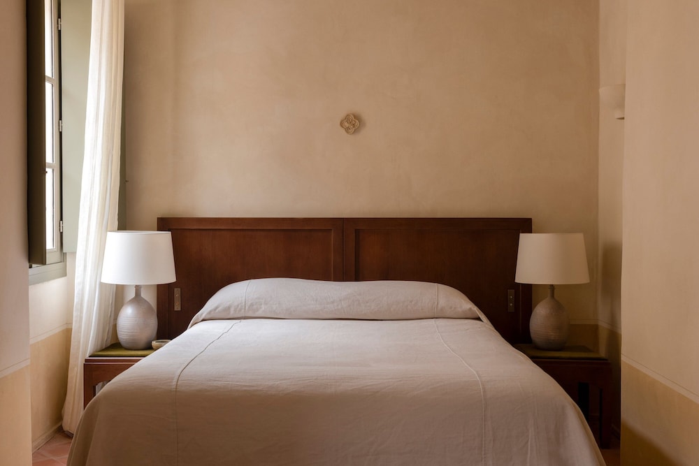 Room, 1 Queen Bed - Photo 5