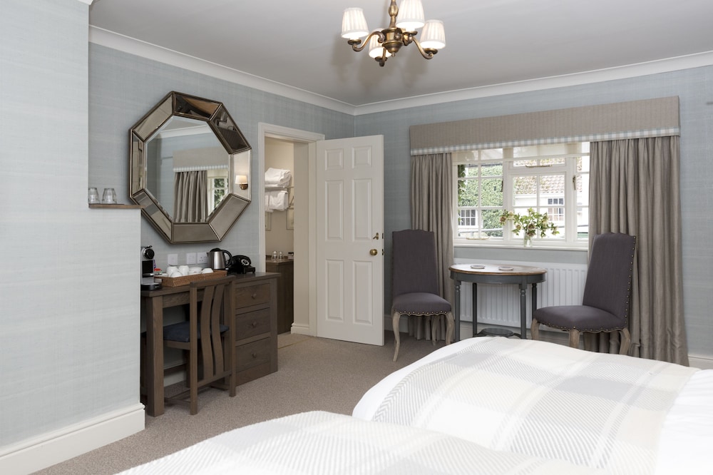 Large Twin Room photo 2