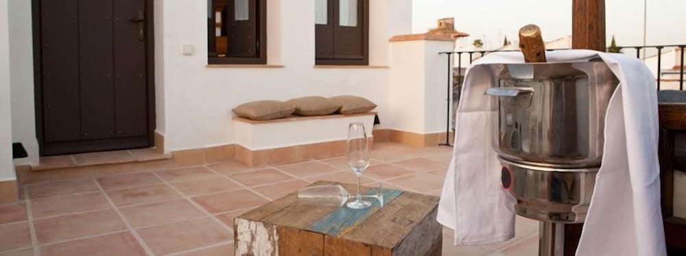 Junior Suite, 1 Queen Bed, Terrace - Photo 7