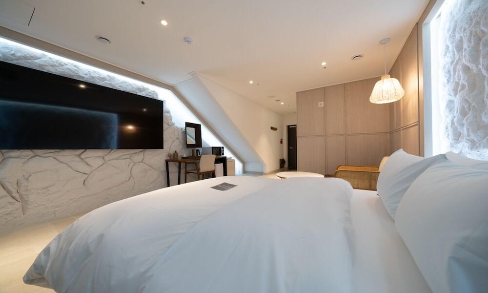 Queen Room photo 3