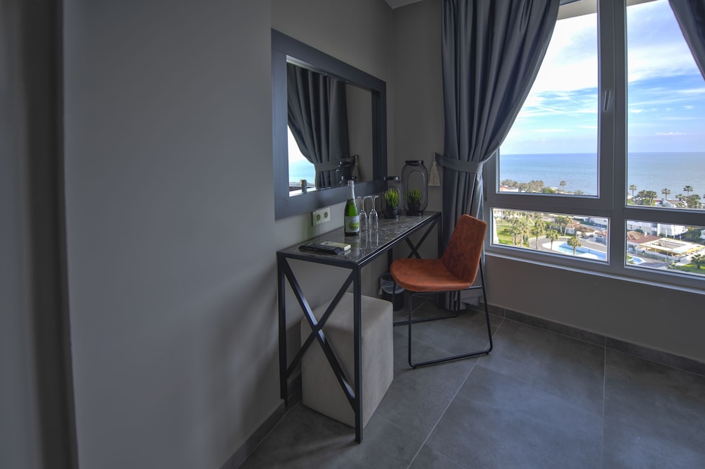 Panoramic Room