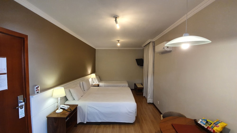 Executive Triple Room, Mobility Accessible, Air conditioning - Photo 1