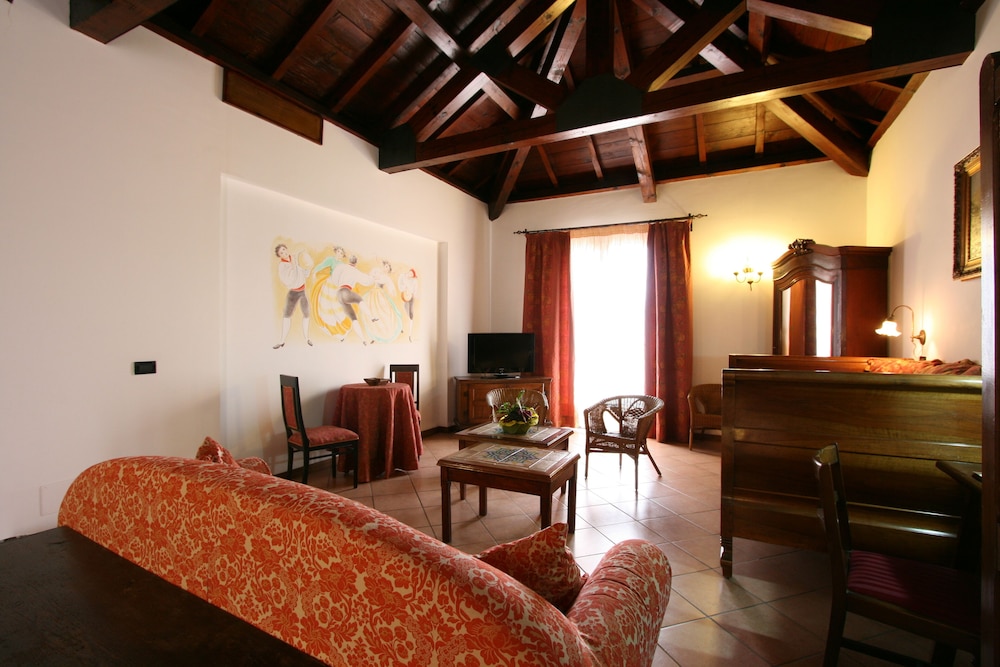 Panoramic Suite - Photo 2