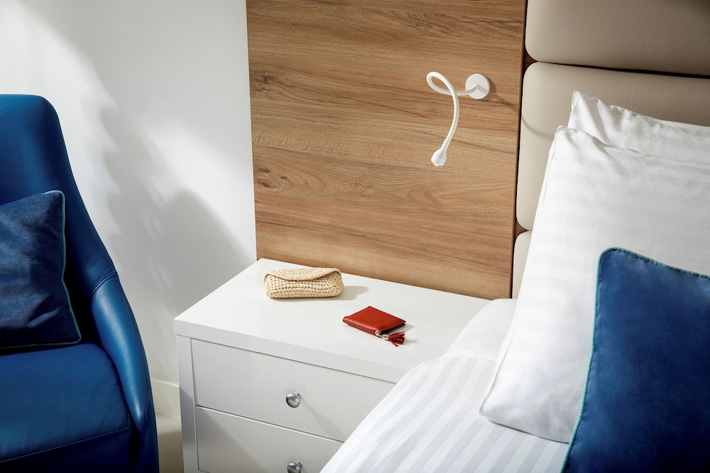 Economy Double Room with Balcony and Sea View