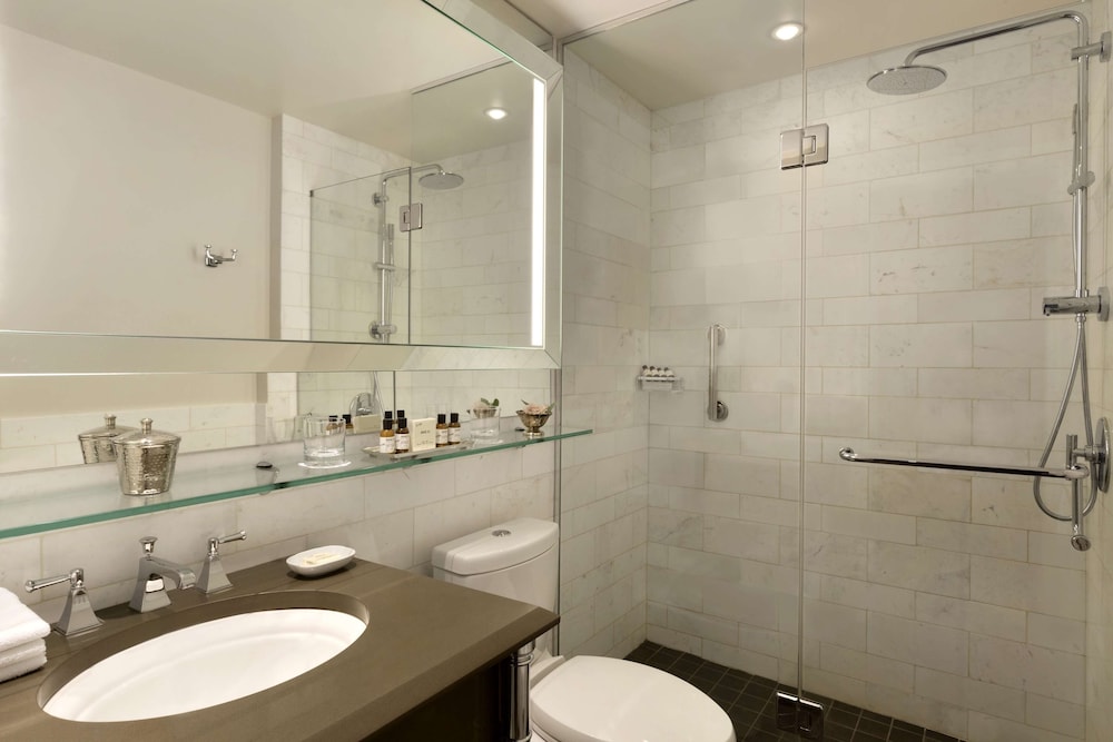 Frontenac Suite