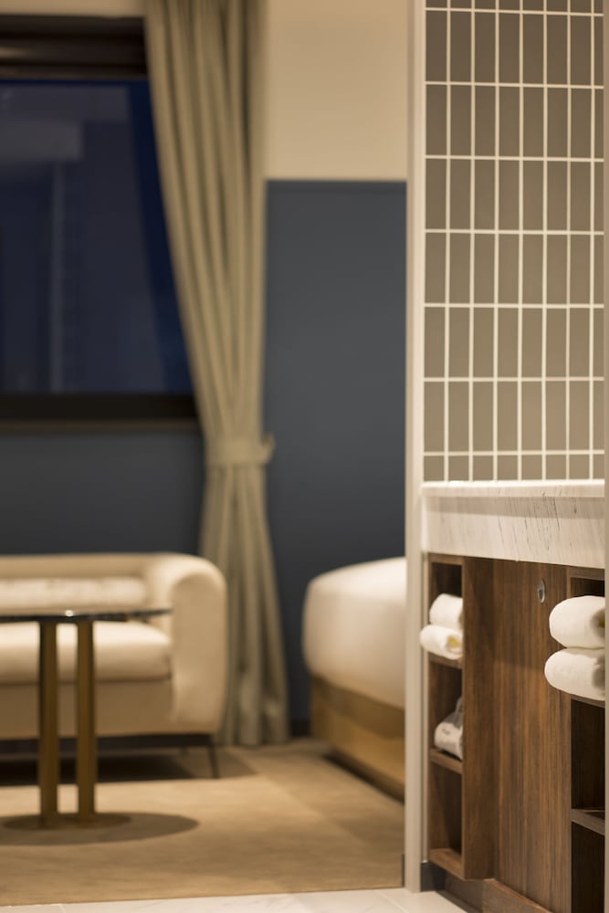 Deluxe Double Room (Low Floor) photo 2