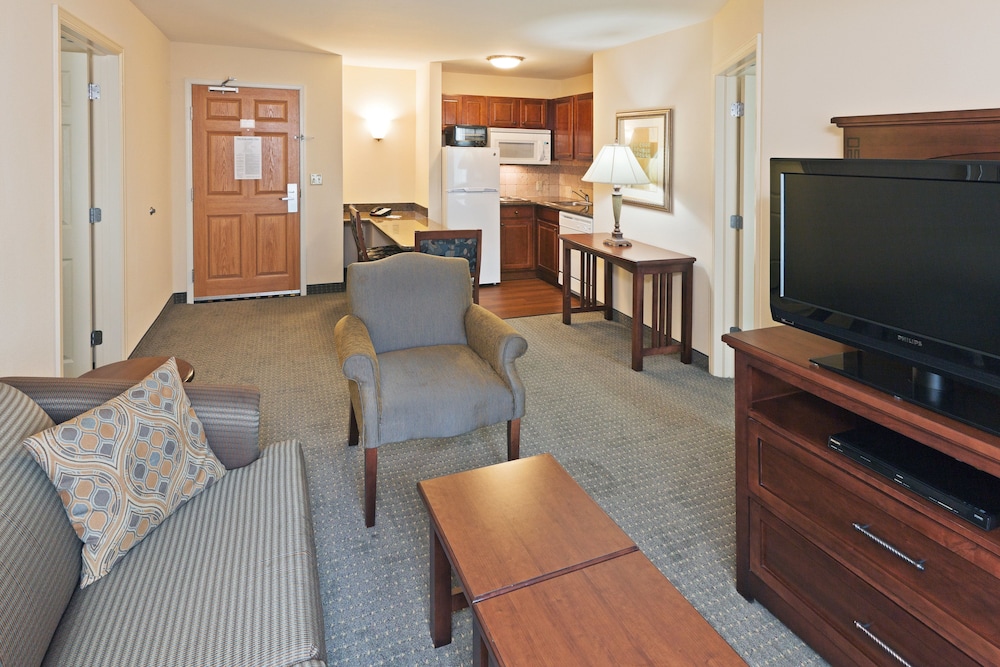 Suite, 1 Bedroom, Non Smoking, Kitchen - Photo 4